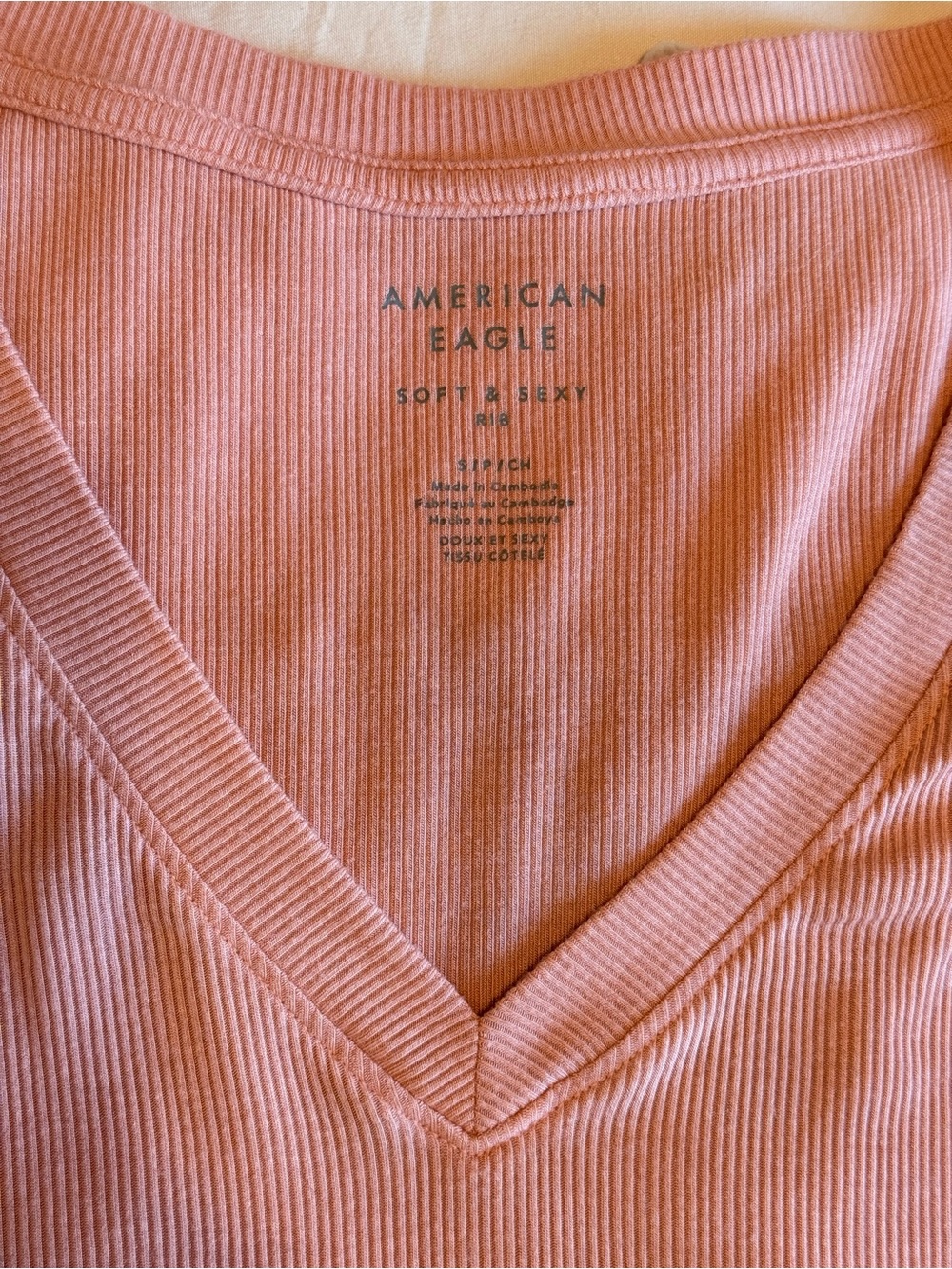 American Eagle Soft & Sexy Ribbed V-Neck Tee Light Pink Size Small - Picture 3 of 3
